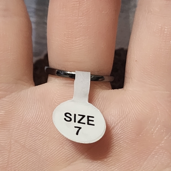 Fragrant Jewels Ring - Picture 3 of 7